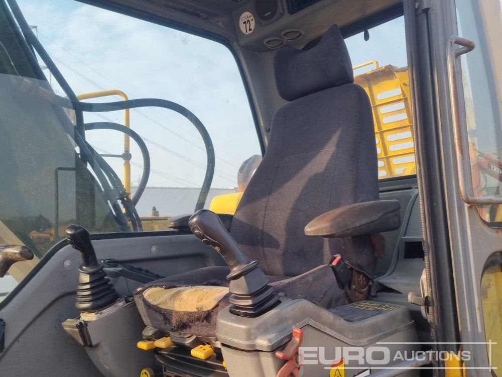 Crawler excavator Volvo EC140BLC: picture 38