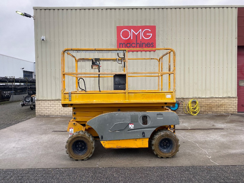 Scissor lift Haulotte Compact 10 RTE, 4x4 Schaar hoogwerker, Elektro: picture 1