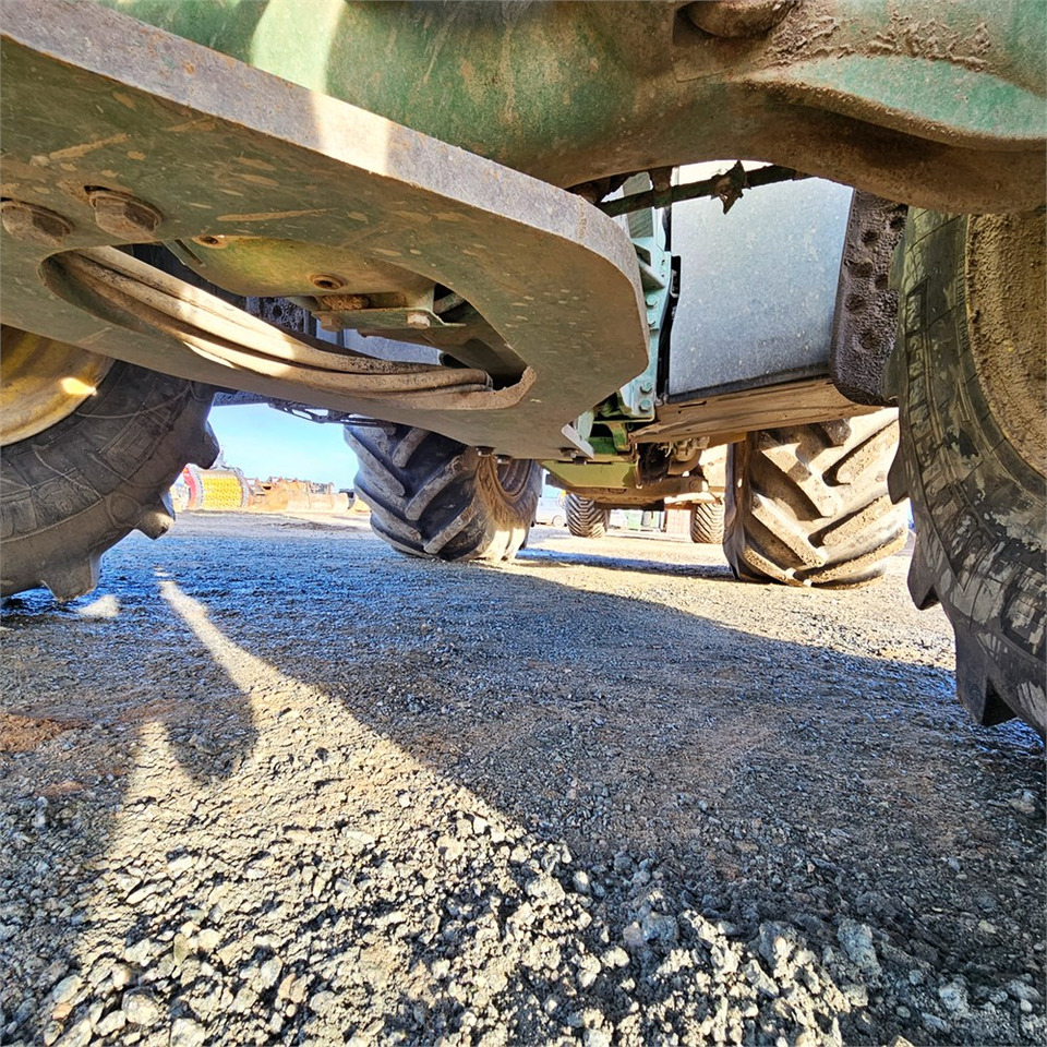 Farm tractor John Deere 7280 R: picture 44